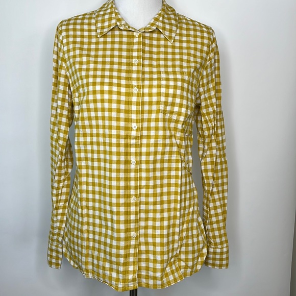 BANANA REPUBLIC CHECKERED BUTTON UP SHIRT - Picture 1 of 4